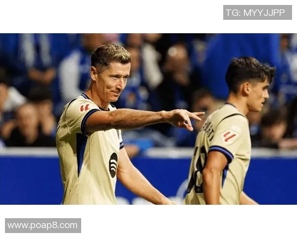 寸头球星的崛起与变革 足球世界中的新锋线力量