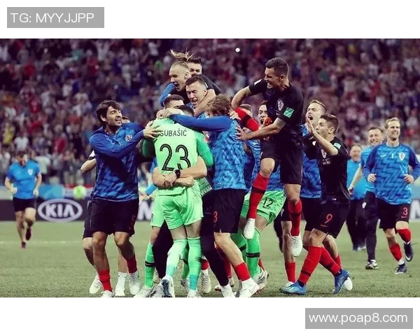 足球巨星温情瞬间 揭示赛场背后人性光辉与感动时刻